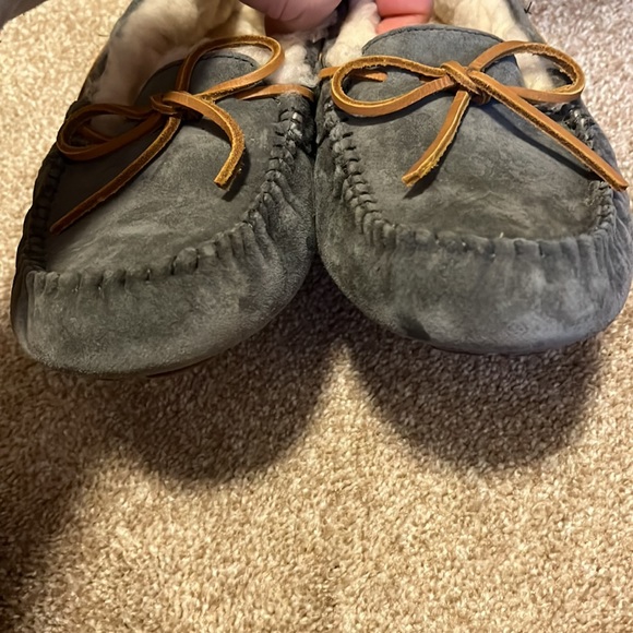 UGG Dakota Moccasins - Picture 5 of 5